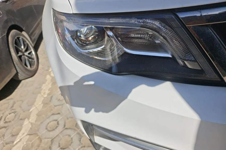 Used Geely Auto Emgrand X7 Sport 2018 1.8TD Automatic Two-Wheel Drive Smart Connect 4G Internet Edition
