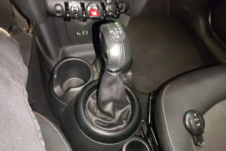 Used MINI 2014 1.2T ONE Gear Lever
