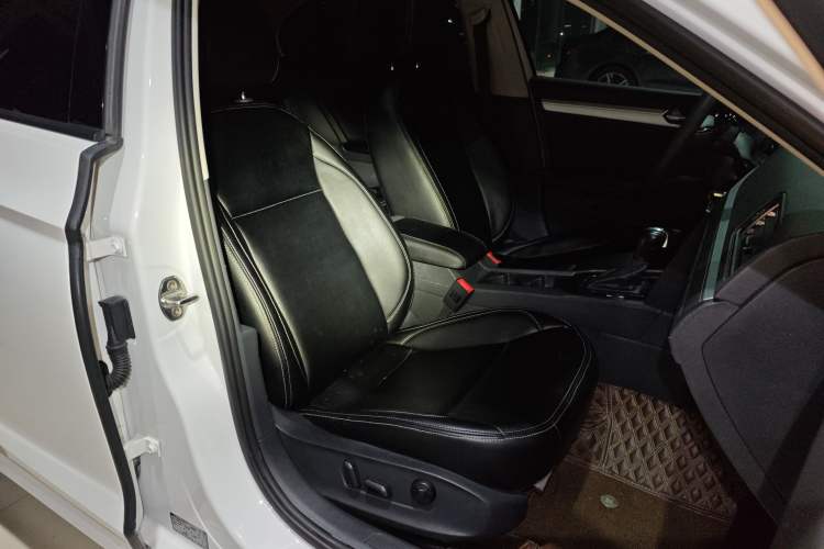 Used Volkswagen Lamando 2019 230TSI DSG Fashion Edition China VI