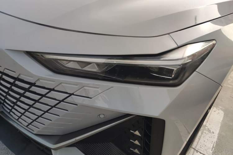 Used CHANGAN UNI-V 2022 1.5T Prestige Version
