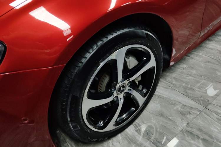 Used Mercedes-Benz E-Class 2017 Restyled E 300 Sport Edition Left Front Wheel Hub