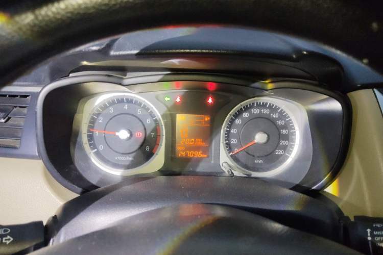 Used Venucia R50 2013 1.6L Manual Luxury Edition