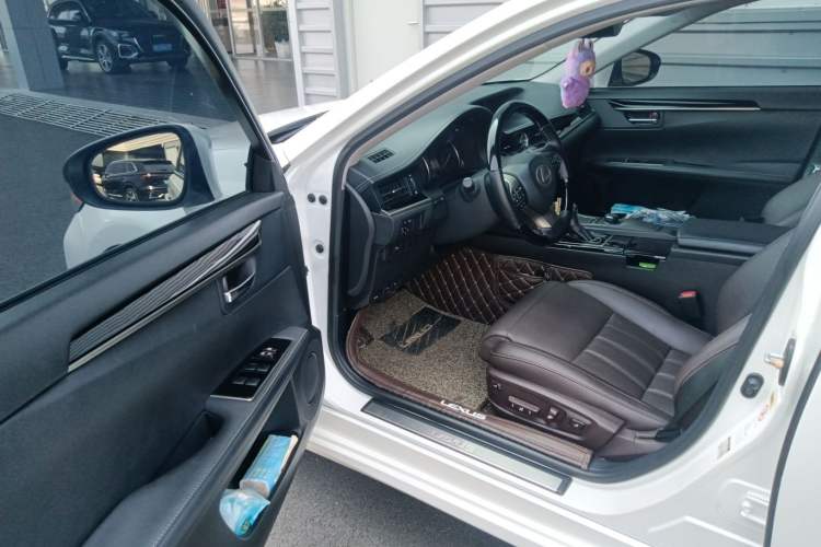 Used Lexus ES 2017 200 30th Anniversary Edition