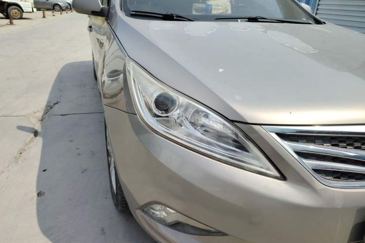 Used CHANGAN Eado 2012 1.6L Manual Luxury Model China IV Standard Right Front Headlight
