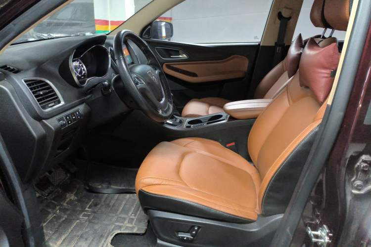 Used Baojun 560 2017 Rhythmic Edition 1.8L iAMT Prestige Model
