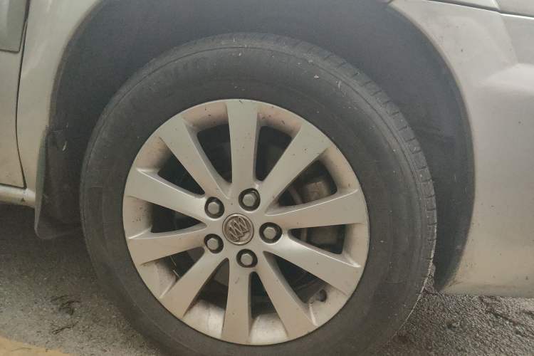 Used Buick GL8 2011 2.4L LT Executive Edition
