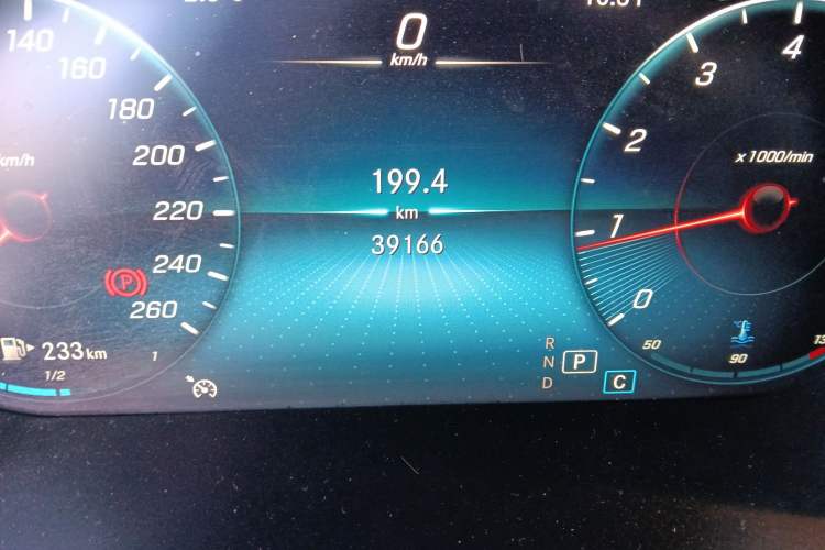 Used Mercedes-Benz GLC 2021 GLC 260 L 4MATIC Luxury Model Odometer Close Up