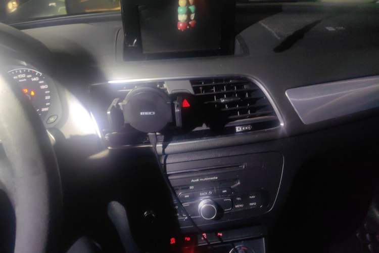 Used Audi Q3 2017 30 TFSI Fashion Model Audio And AC Panel