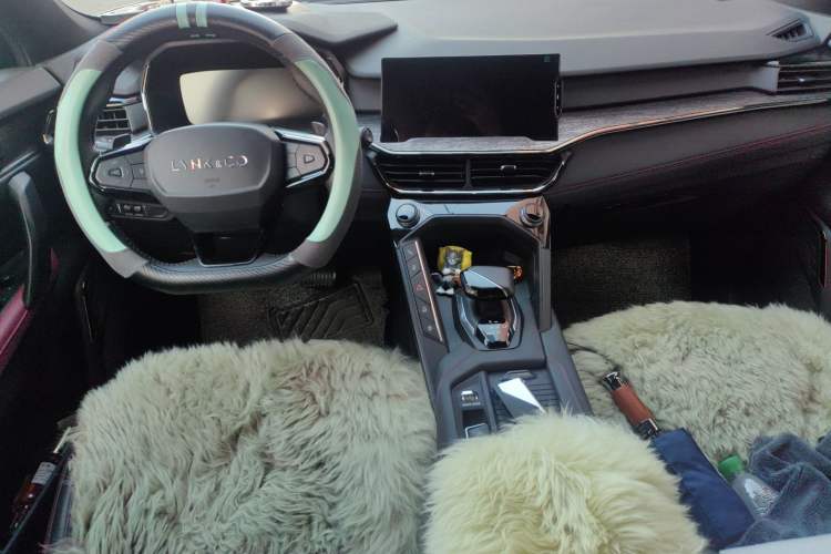 Used Lynk & Co 06 2020 1.5T JinPro model
