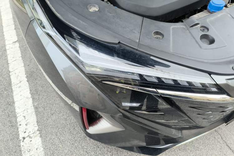 Used CHANGAN OSHAN Z6 2023 Blue Whale 1.5T DCT Smart Luxury Model Right Front Headlight