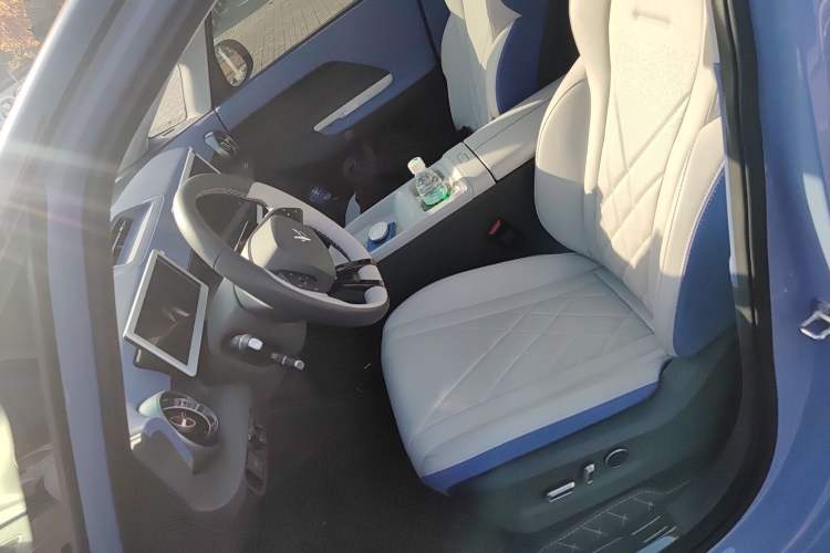 Used ARCFOX Kaola 2023 Family Edition Pro Left Front Seat