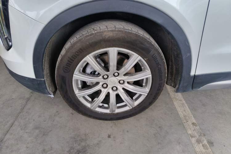 Used Cadillac XT4 2022 28T Two-Wheel-Drive Luxury Version Left Front Wheel Hub