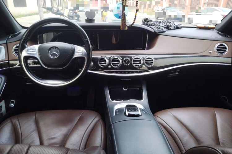 Used Mercedes-Benz S-Class 2014 S 320 L Luxury Model Center Console