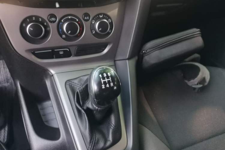 Used Ford Focus 2012 Hatchback 1.6L Manual Comfort Model
