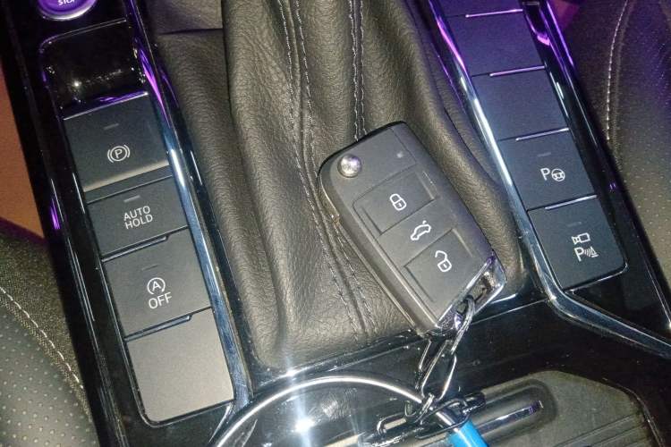 Used Volkswagen Passat 2025 Outstanding Model 380TSI Starry Dragon Glorious Edition Vehicle Key