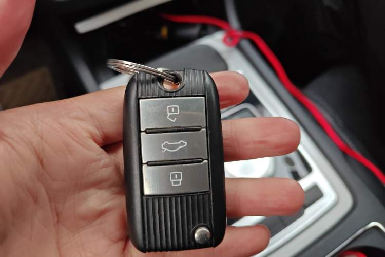 Used Roewe i6 New Energy 2017 45T Hybrid Connective Smart Luxury Edition