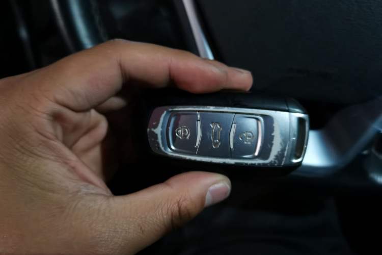 Used Geely Auto Emgrand X7 Sport 2018 1.8TD Automatic Two-Wheel Drive Smart Connect 4G Internet Edition Interior 1