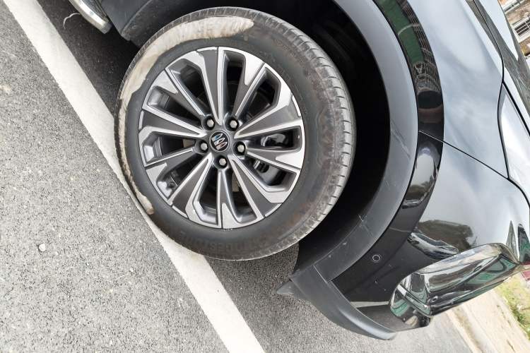 Used Buick Envision 2025 Encore Plus 28T Two-Wheel-Drive Platinum Edition