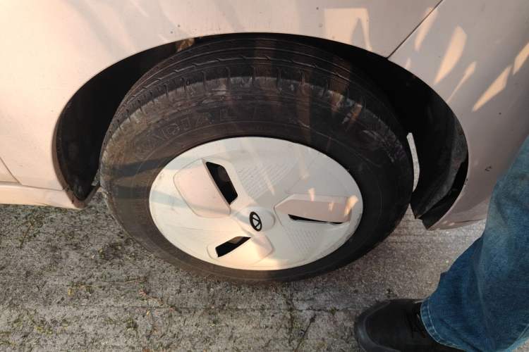 Used Chery QQ Ice Cream 2022 170km Sundae Phosphate Lithium-Ion
