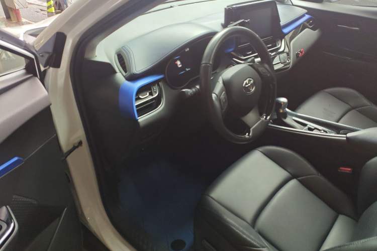 Used Toyota C-HR 2021 Dual-Motor 2.0L E-CVT Luxury Edition
