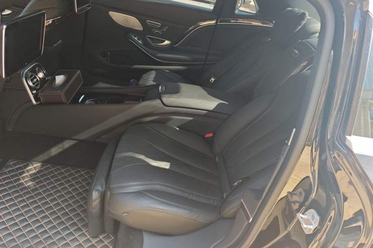 Used Mercedes-Benz Maybach S-Class 2015 S 500 4MATIC Left Rear Seat