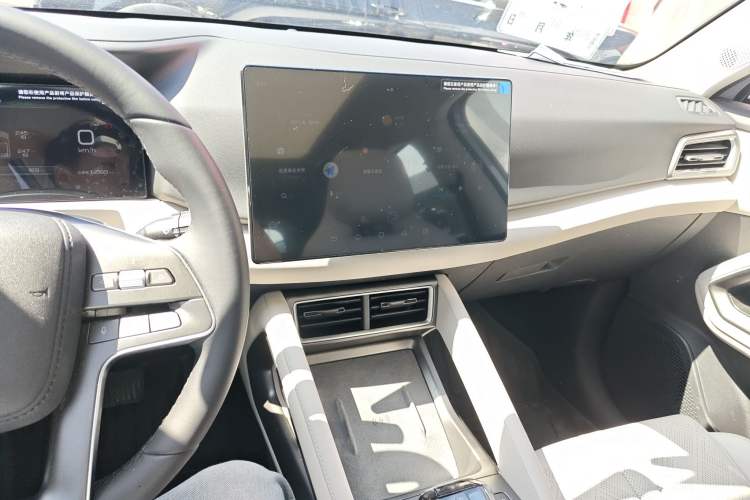 Used BYD Yuan UP 2024 401KM Leading Edition Audio And AC Panel