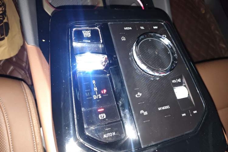 Used BMW 5 Series 2024 530Li Luxury Edition M Sport Package Gear Lever