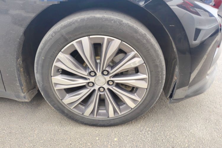 Used Hongqi E-QM5 2022 431 km Charge & Enjoy Edition Right Front Wheel Hub