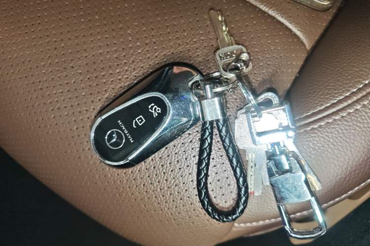 Used Mercedes-Benz E-Class 2018 Facelifted E 300 L Stylish Version Vehicle Key