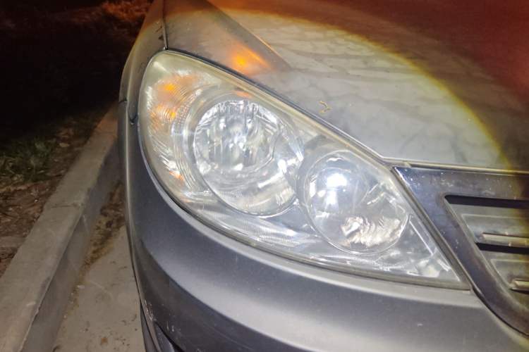 Used Volkswagen Lavida 2011 1.4 TSI Manual Prestige Edition Right Front Headlight