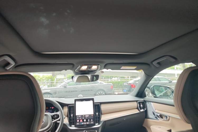 Used Volvo S90 New Energy 2026 Plug-in Hybrid Four-Wheel Drive Long-Range Luxury Smart Edition
