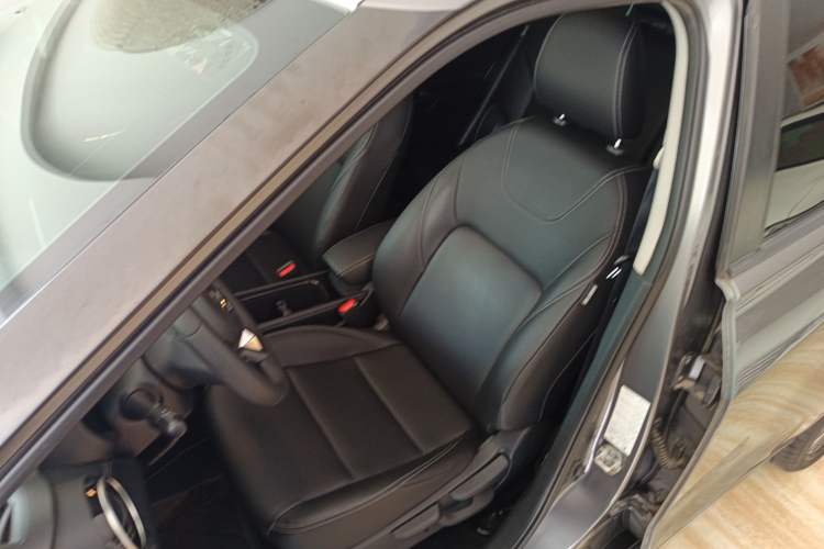 Used Nissan Kicks 2022 1.5L CVT XV Luxury Edition Left Front Seat