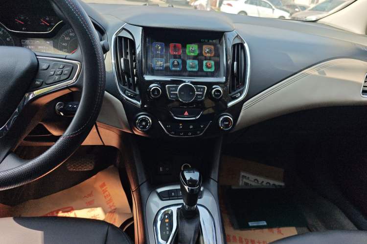 Used Chevrolet Cruze 2015 1.5L Automatic Luxury Edition Audio And AC Panel