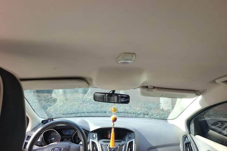 Used Ford Focus 2012 Sedan 1.6L Manual Comfort Model
