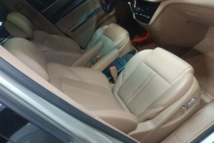 Used Buick GL8 2021 ES Landtrek 653T Luxury Model