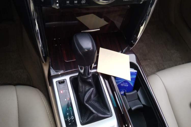 Used Toyota Reiz 2010 2.5S Fengdu Jinghua Edition Gear Lever