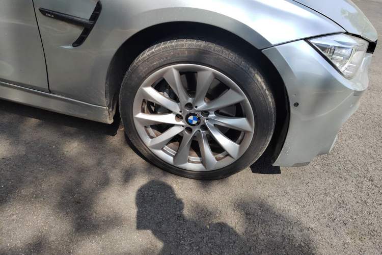 Used BMW 3 Series 2013 335Li Sport Design Package Right Front Wheel Hub