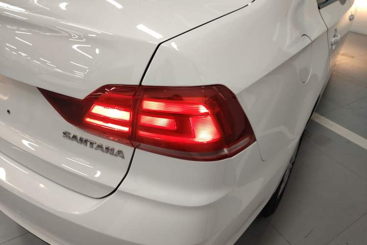 Used Volkswagen Santana 2021 1.5L Manual Fashion Edition Right Rear Taillight