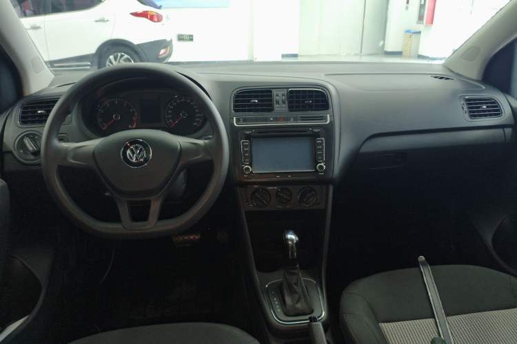 Used Volkswagen Polo 2018 1.5L Automatic Advanced Driving Model Center Console