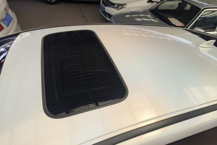 Used Honda Jade 2017 1.8L automatic Comfort version 5 seats Roof