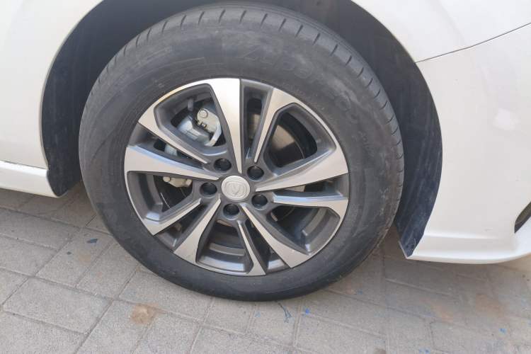 Used CHANGAN Eado 2024 PLUS Blue Whale NE 1.4T GDI DCT High-Energy Edition Right Front Wheel Hub