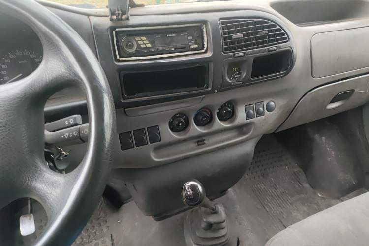 Used Ford Classic Transit 2009 2.8T Diesel Multi-Function Short Wheelbase Mid-Roof JX493ZLQ3