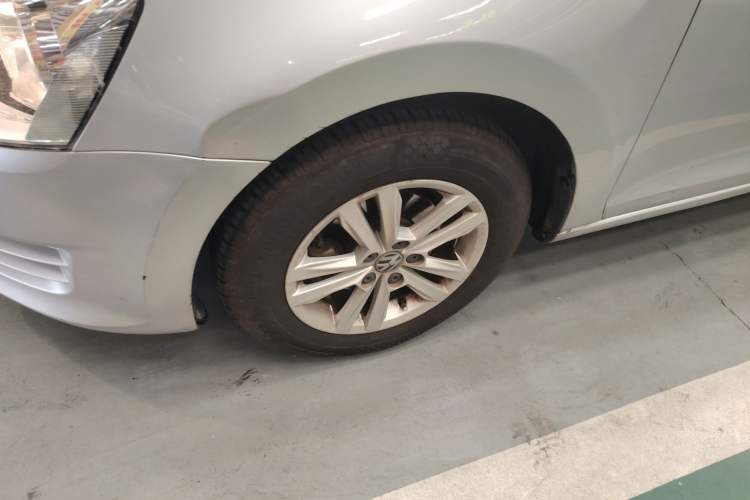 Used Volkswagen Santana 2015 1.6L Manual Fashion Edition Exterior 7