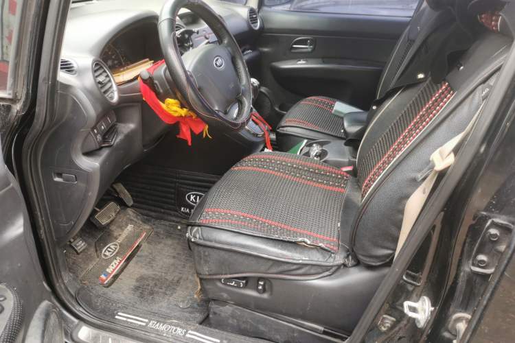 Used Kia Carens 2011 2.0L 7-Seater Automatic Comfort Edition Driver Seat