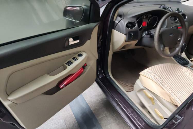 Used Ford Focus 2011 Sedan 1.8L Automatic Fashion Edition
