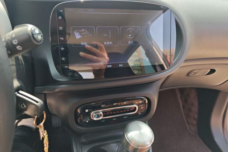 Used smart forfour 2016 1.0L 52 kW Dynamic Edition
