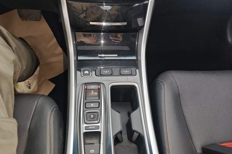 Used Honda Accord 2016 Hybrid 2.0L Sharp Edition Gear Lever