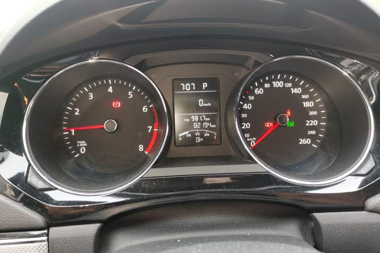 Used Volkswagen Sagitar 2015 1.6L Automatic Comfort Model
