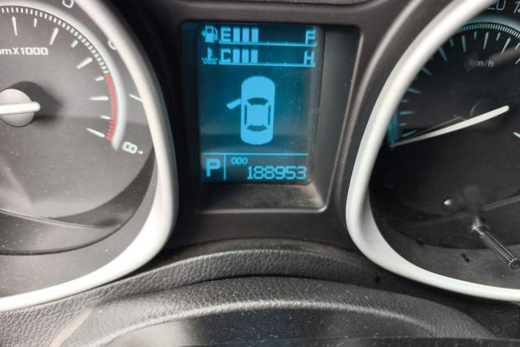 Used GAC Trumpchi GS5 Super 2015 2.0L Automatic Two-Wheel Drive Comfort Edition Odometer Close Up