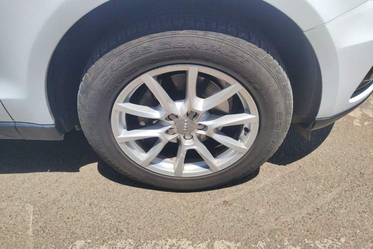 Used Audi Q5 2015 40 TFSI Trendy Edition Right Front Wheel Hub